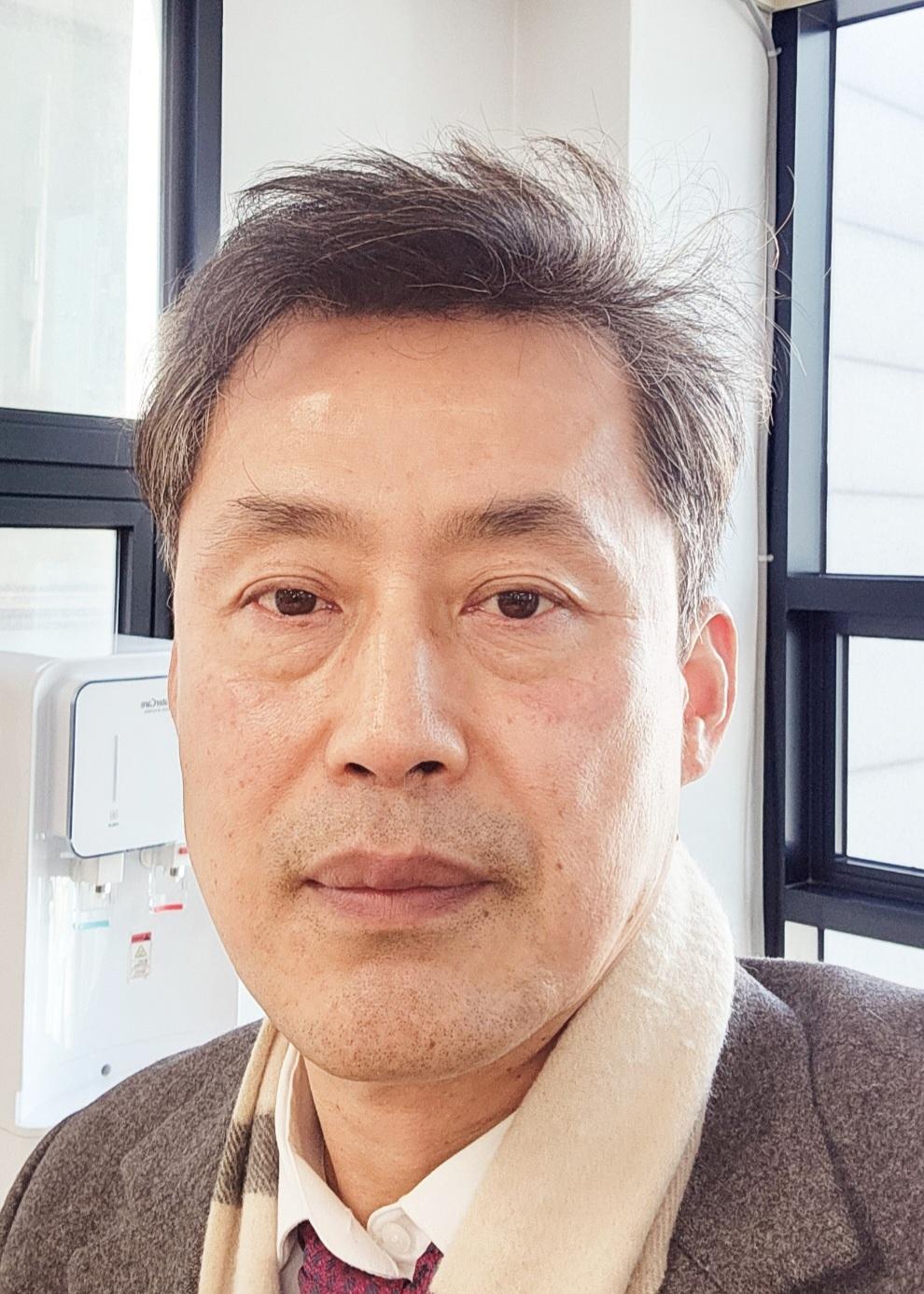 제임스  허
